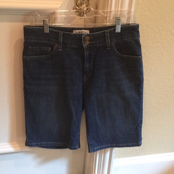 Levi's Pants - 🌺🌸Levi Signature Denim shorts